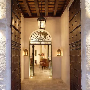 Corral Del Rey 3*, Sevilla España